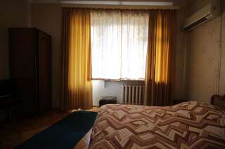 Отель Hotel Bu Тбилиси Двухместный номер с 1 кроватью и балконом-1